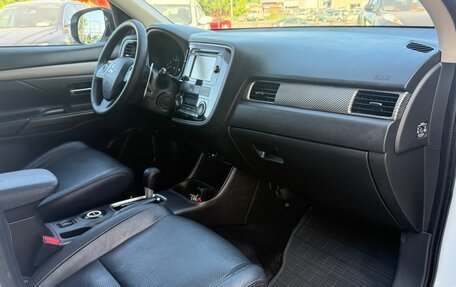 Mitsubishi Outlander III рестайлинг 3, 2013 год, 1 390 000 рублей, 12 фотография