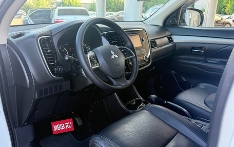 Mitsubishi Outlander III рестайлинг 3, 2013 год, 1 390 000 рублей, 11 фотография