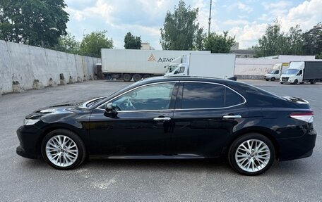 Toyota Camry, 2018 год, 2 600 000 рублей, 3 фотография