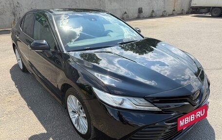 Toyota Camry, 2018 год, 2 600 000 рублей, 4 фотография