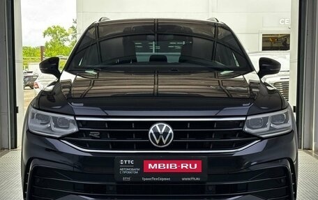 Volkswagen Tiguan II, 2021 год, 3 780 000 рублей, 2 фотография