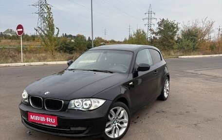 BMW 1 серия, 2011 год, 900 000 рублей, 1 фотография