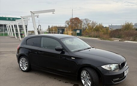BMW 1 серия, 2011 год, 900 000 рублей, 3 фотография