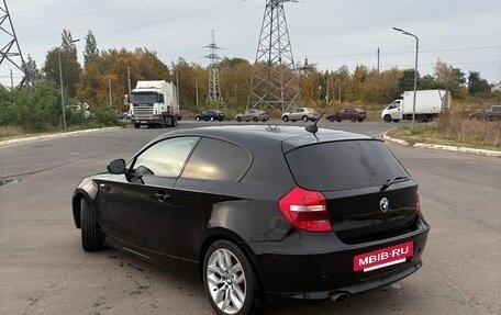 BMW 1 серия, 2011 год, 900 000 рублей, 7 фотография