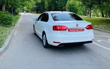 Volkswagen Jetta VI, 2013 год, 680 000 рублей, 2 фотография