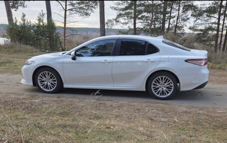 Toyota Camry, 2019 год, 2 750 000 рублей, 6 фотография