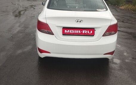Hyundai Solaris II рестайлинг, 2015 год, 560 000 рублей, 1 фотография