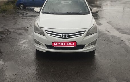 Hyundai Solaris II рестайлинг, 2015 год, 560 000 рублей, 4 фотография