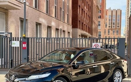 Toyota Camry, 2018 год, 2 900 000 рублей, 1 фотография
