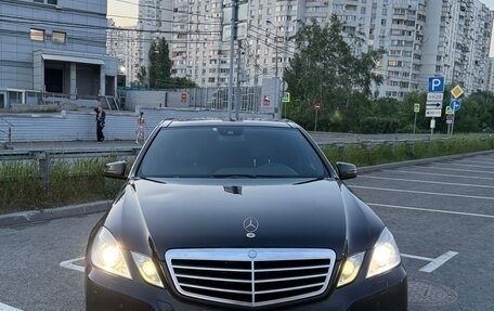Mercedes-Benz E-Класс, 2011 год, 1 900 000 рублей, 1 фотография
