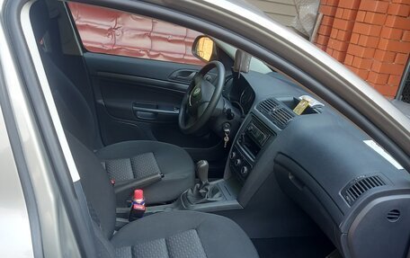 Skoda Octavia, 2010 год, 800 000 рублей, 2 фотография