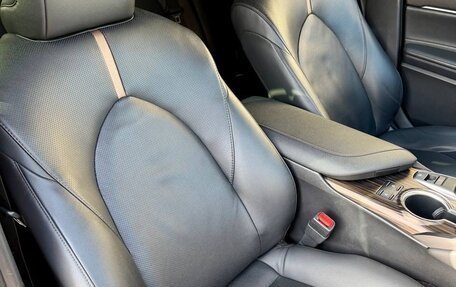 Toyota Camry, 2018 год, 2 900 000 рублей, 10 фотография
