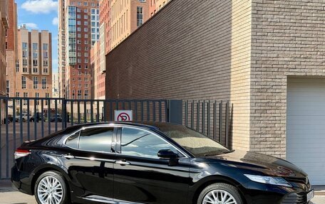 Toyota Camry, 2018 год, 2 900 000 рублей, 3 фотография