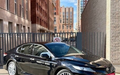Toyota Camry, 2018 год, 2 900 000 рублей, 2 фотография