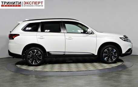 Mitsubishi Outlander III рестайлинг 3, 2021 год, 2 497 000 рублей, 4 фотография