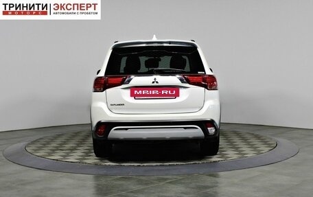 Mitsubishi Outlander III рестайлинг 3, 2021 год, 2 497 000 рублей, 6 фотография