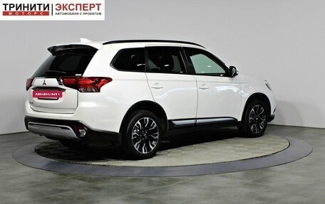 Mitsubishi Outlander III рестайлинг 3, 2021 год, 2 497 000 рублей, 5 фотография