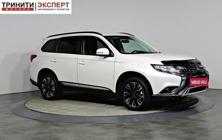 Mitsubishi Outlander III рестайлинг 3, 2021 год, 2 497 000 рублей, 3 фотография