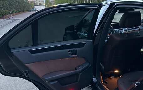 Mercedes-Benz E-Класс, 2011 год, 1 900 000 рублей, 14 фотография