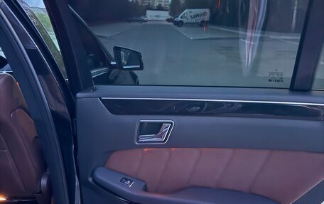 Mercedes-Benz E-Класс, 2011 год, 1 900 000 рублей, 16 фотография