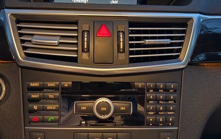 Mercedes-Benz E-Класс, 2011 год, 1 900 000 рублей, 20 фотография