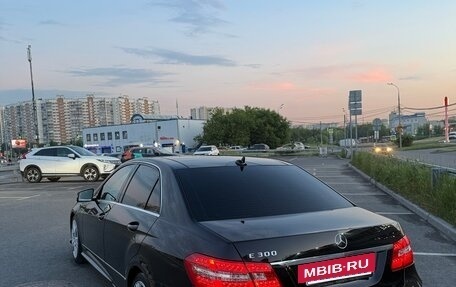 Mercedes-Benz E-Класс, 2011 год, 1 900 000 рублей, 6 фотография