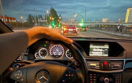 Mercedes-Benz E-Класс, 2011 год, 1 900 000 рублей, 21 фотография