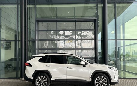 Toyota RAV4, 2021 год, 4 090 000 рублей, 5 фотография