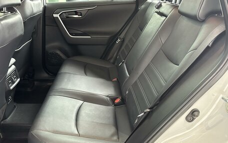 Toyota RAV4, 2021 год, 4 090 000 рублей, 7 фотография