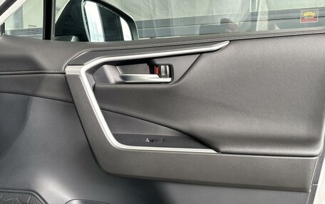 Toyota RAV4, 2021 год, 4 090 000 рублей, 24 фотография