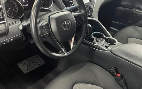Toyota Camry, 2018 год, 2 830 000 рублей, 3 фотография