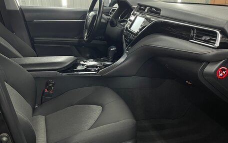 Toyota Camry, 2018 год, 2 830 000 рублей, 5 фотография