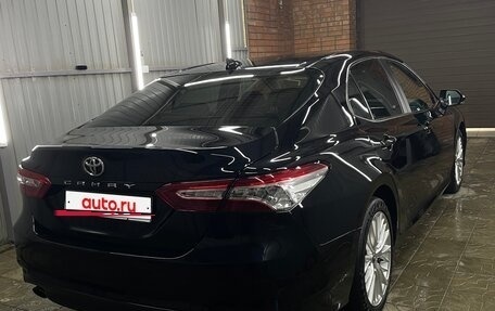 Toyota Camry, 2018 год, 2 830 000 рублей, 2 фотография