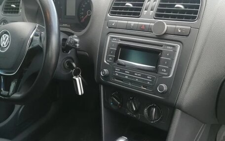 Volkswagen Polo VI (EU Market), 2015 год, 1 050 000 рублей, 14 фотография