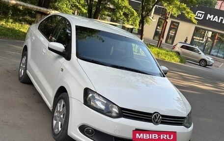 Volkswagen Polo VI (EU Market), 2011 год, 740 000 рублей, 2 фотография
