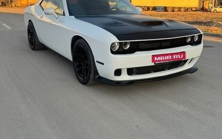 Dodge Challenger III рестайлинг 2, 2020 год, 2 800 000 рублей, 3 фотография