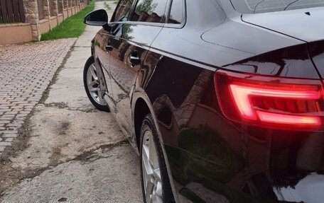 Audi A4, 2018 год, 2 250 000 рублей, 9 фотография