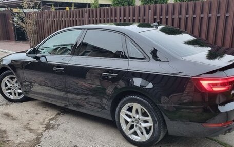 Audi A4, 2018 год, 2 250 000 рублей, 10 фотография