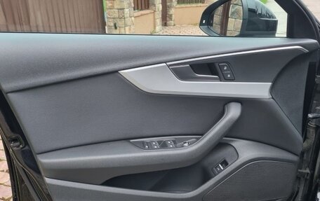 Audi A4, 2018 год, 2 250 000 рублей, 19 фотография