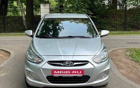 Hyundai Solaris II рестайлинг, 2013 год, 620 000 рублей, 3 фотография