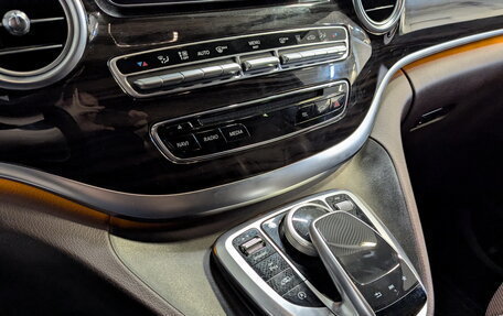 Mercedes-Benz V-Класс, 2019 год, 6 350 000 рублей, 30 фотография