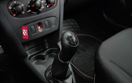Renault Sandero II рестайлинг, 2019 год, 898 000 рублей, 16 фотография