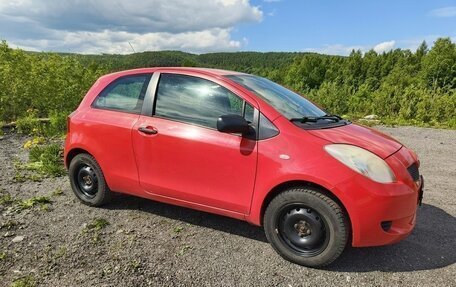 Toyota Yaris III рестайлинг, 2007 год, 500 000 рублей, 3 фотография