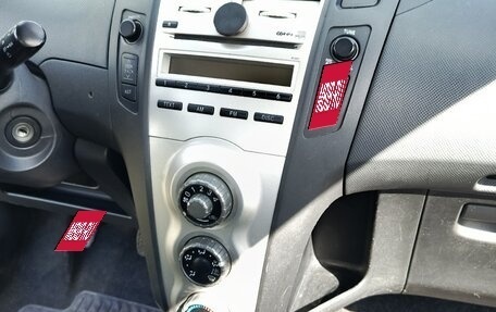 Toyota Yaris III рестайлинг, 2007 год, 500 000 рублей, 6 фотография