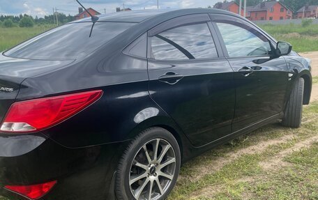 Hyundai Solaris II рестайлинг, 2015 год, 1 060 000 рублей, 3 фотография