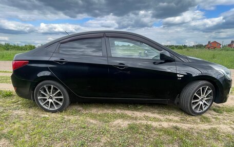 Hyundai Solaris II рестайлинг, 2015 год, 1 060 000 рублей, 4 фотография