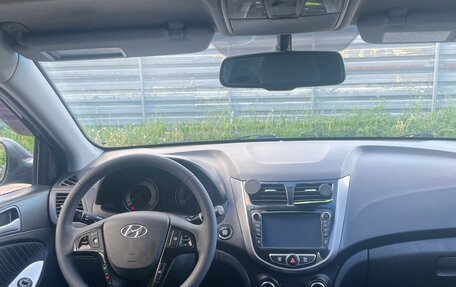Hyundai Solaris II рестайлинг, 2015 год, 1 060 000 рублей, 17 фотография