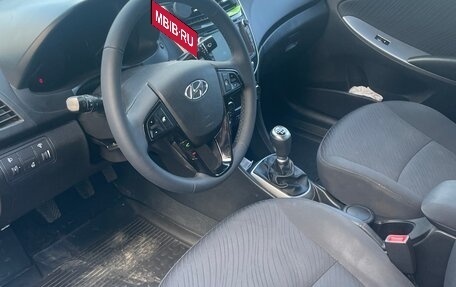 Hyundai Solaris II рестайлинг, 2015 год, 1 060 000 рублей, 16 фотография