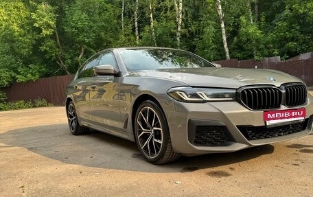 BMW 5 серия, 2021 год, 5 250 000 рублей, 2 фотография
