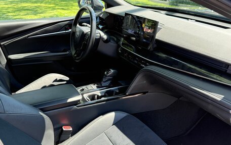 Toyota Camry, 2024 год, 3 450 000 рублей, 9 фотография